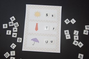 Preschool fun - FREE printable letter tile match up activity - www.learningmama.com